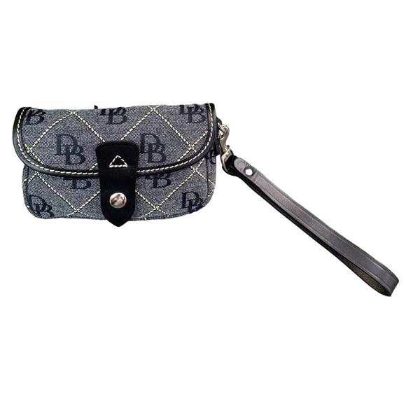 Dooney & Bourke Signature Snap Flap Wristlet NWOT Gift for Her - Picture 11 of 11